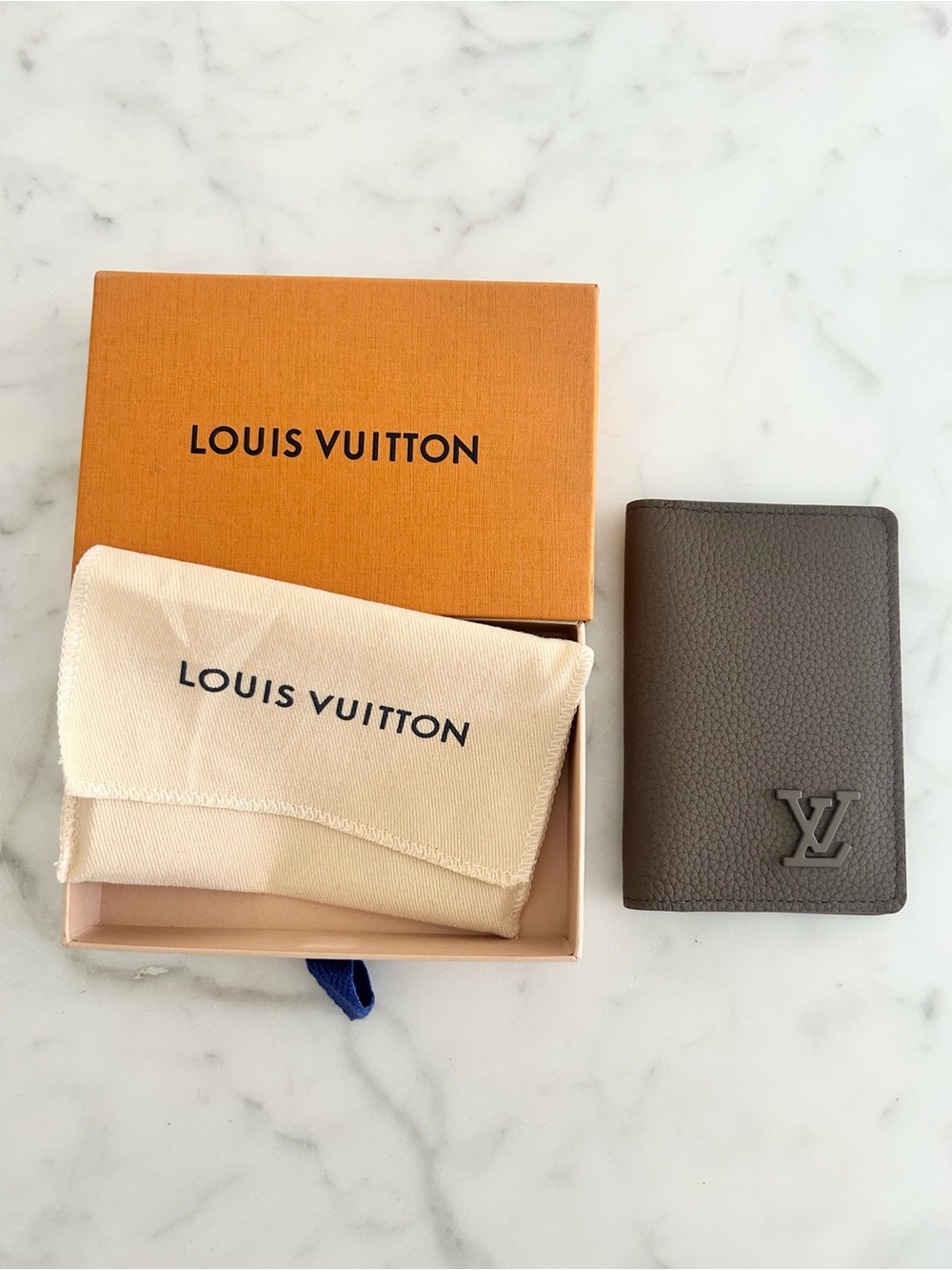Louis Vuitton LV Aerogram Pocket Organizer, Moka, NIB, Calfskin Pebble Leather